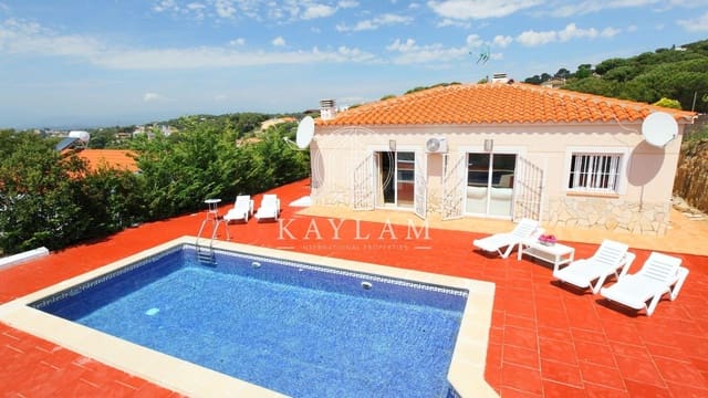 6 soveværelse Villa til salg i Lloret de Mar med swimmingpool - € 450.000 (Ref: 7588787)