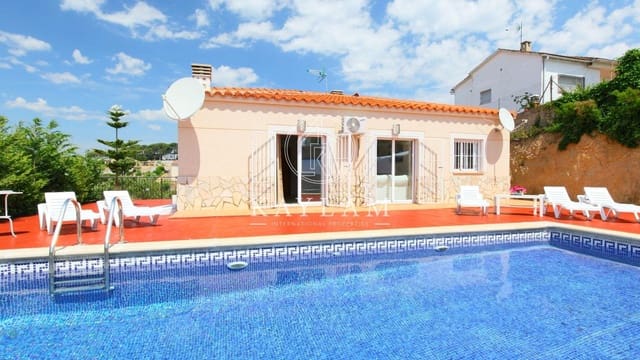 6 soveværelse Villa til salg i Lloret de Mar med swimmingpool - € 450.000 (Ref: 7588787)