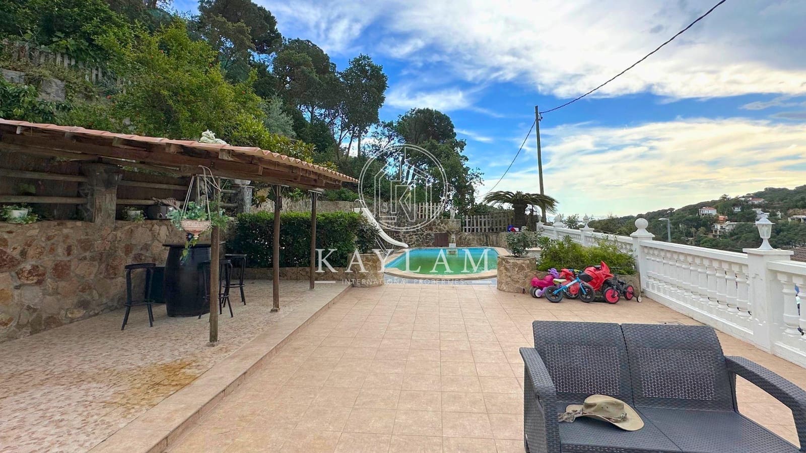 4 sovrum Villa till salu i Lloret de Mar - 380 000 € (Ref: 7625451)