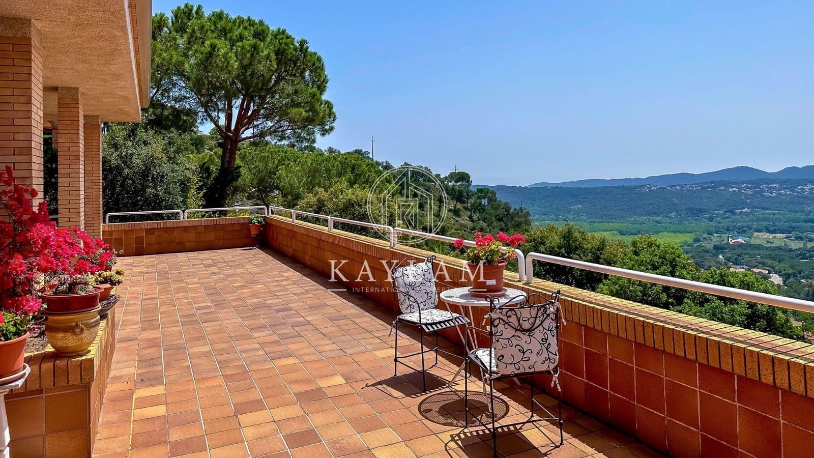 7 soverom Villa til salgs i Santa Cristina d'Aro med garasje - € 899 000 (Ref: 7641177)