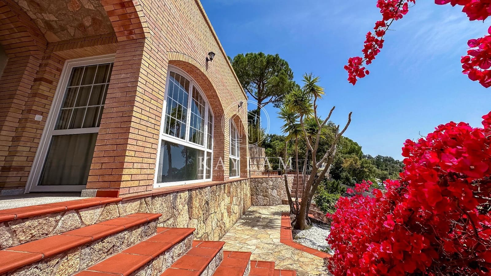 7 soverom Villa til salgs i Santa Cristina d'Aro med garasje - € 899 000 (Ref: 7641177)