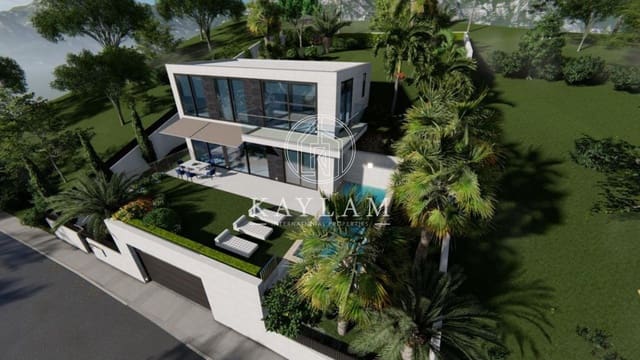 4 bedroom Villa for sale in Lloret de Mar - € 600,000 (Ref: 7642146)