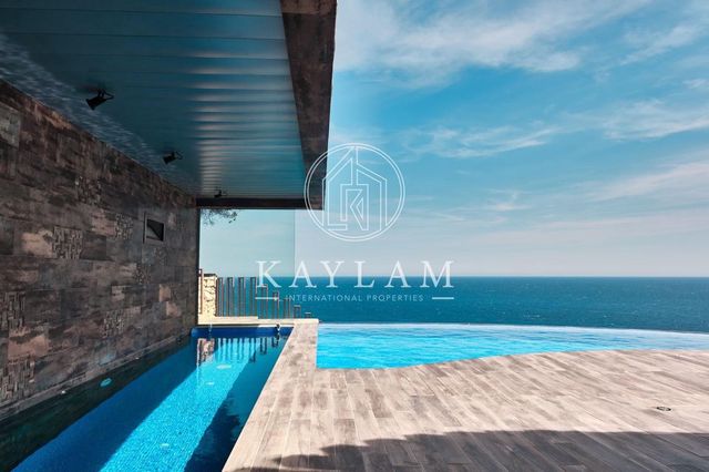 6 bedroom Villa for sale in Sant Feliu de Guíxols with pool garage - € 8,300,000 (Ref: 7674398)
