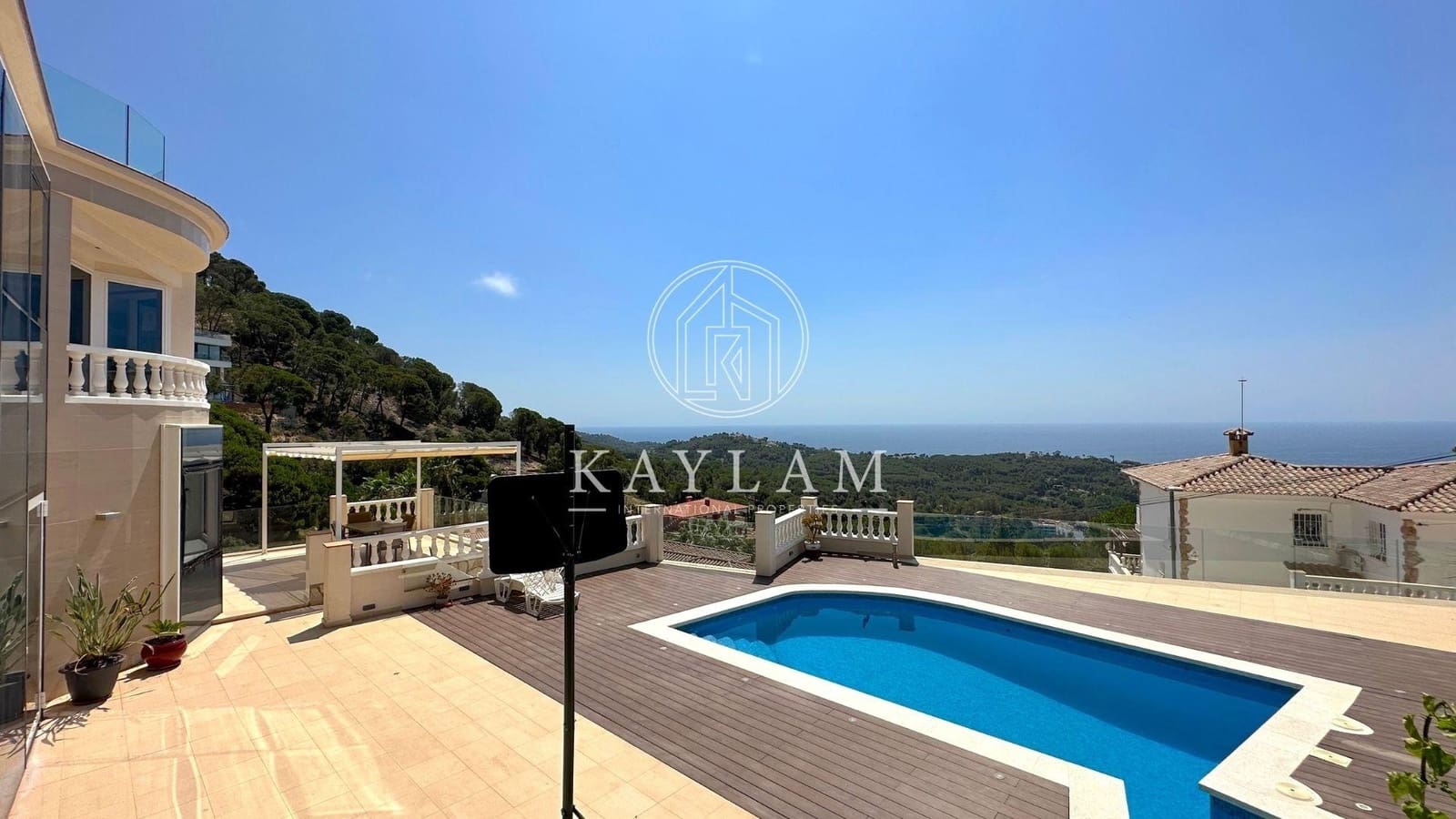 4 soveværelse Villa til salg i Lloret de Mar med swimmingpool garage - € 1.200.000 (Ref: 7695698)