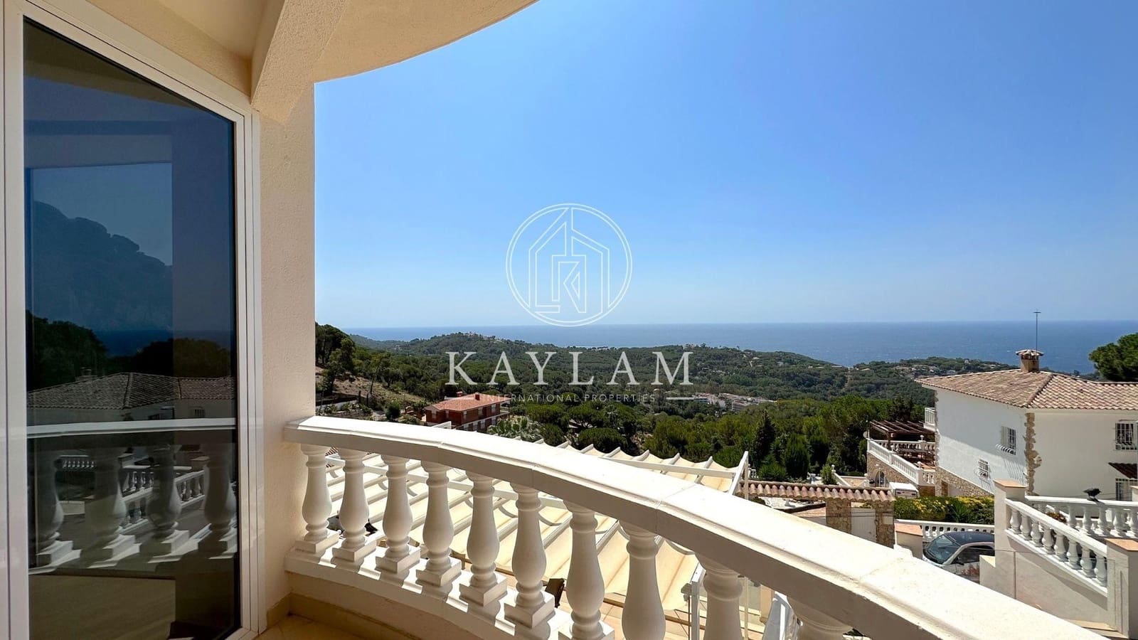 4 soveværelse Villa til salg i Lloret de Mar med swimmingpool garage - € 1.200.000 (Ref: 7695698)