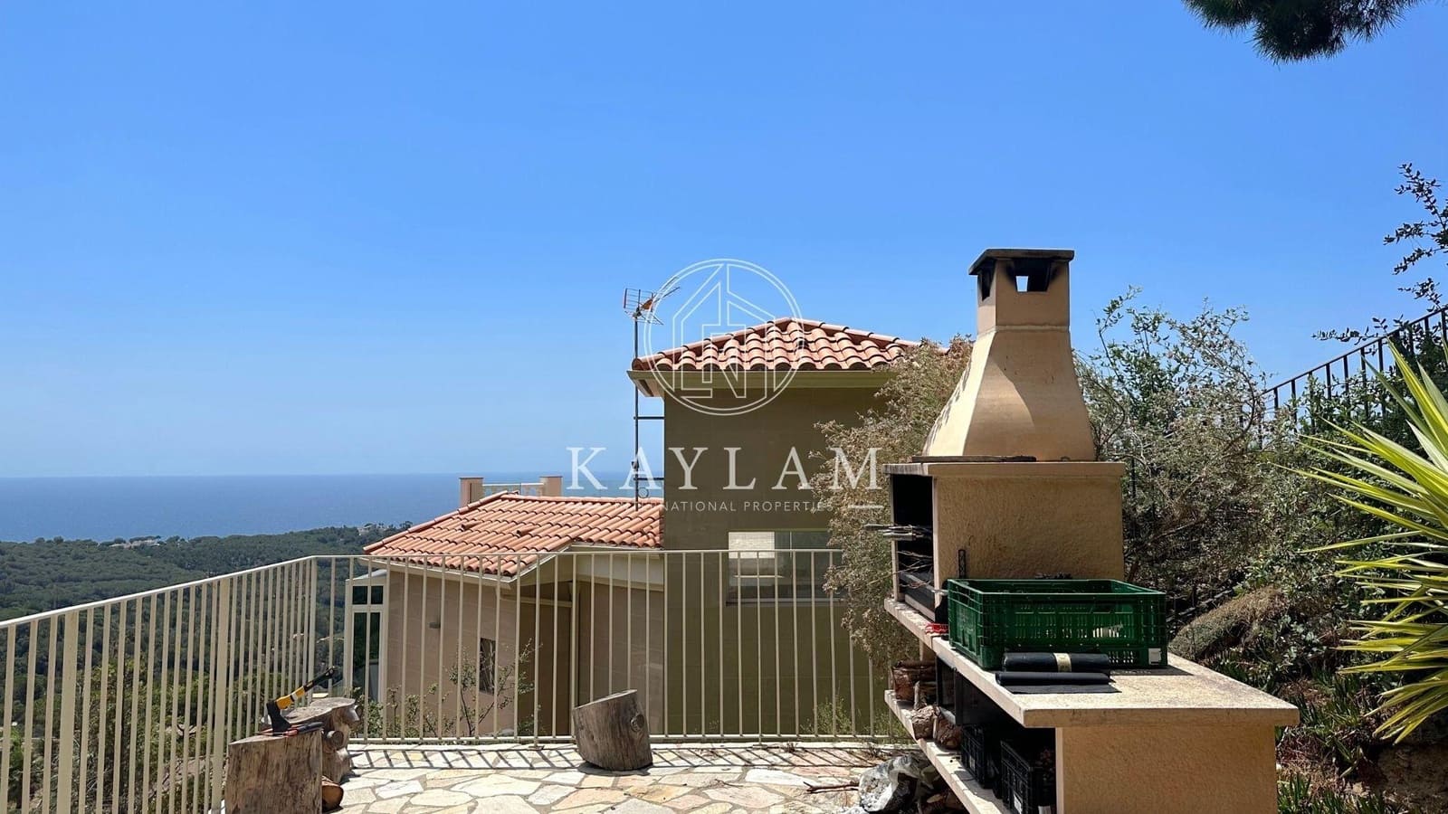 4 soveværelse Villa til salg i Lloret de Mar med swimmingpool garage - € 1.200.000 (Ref: 7695698)