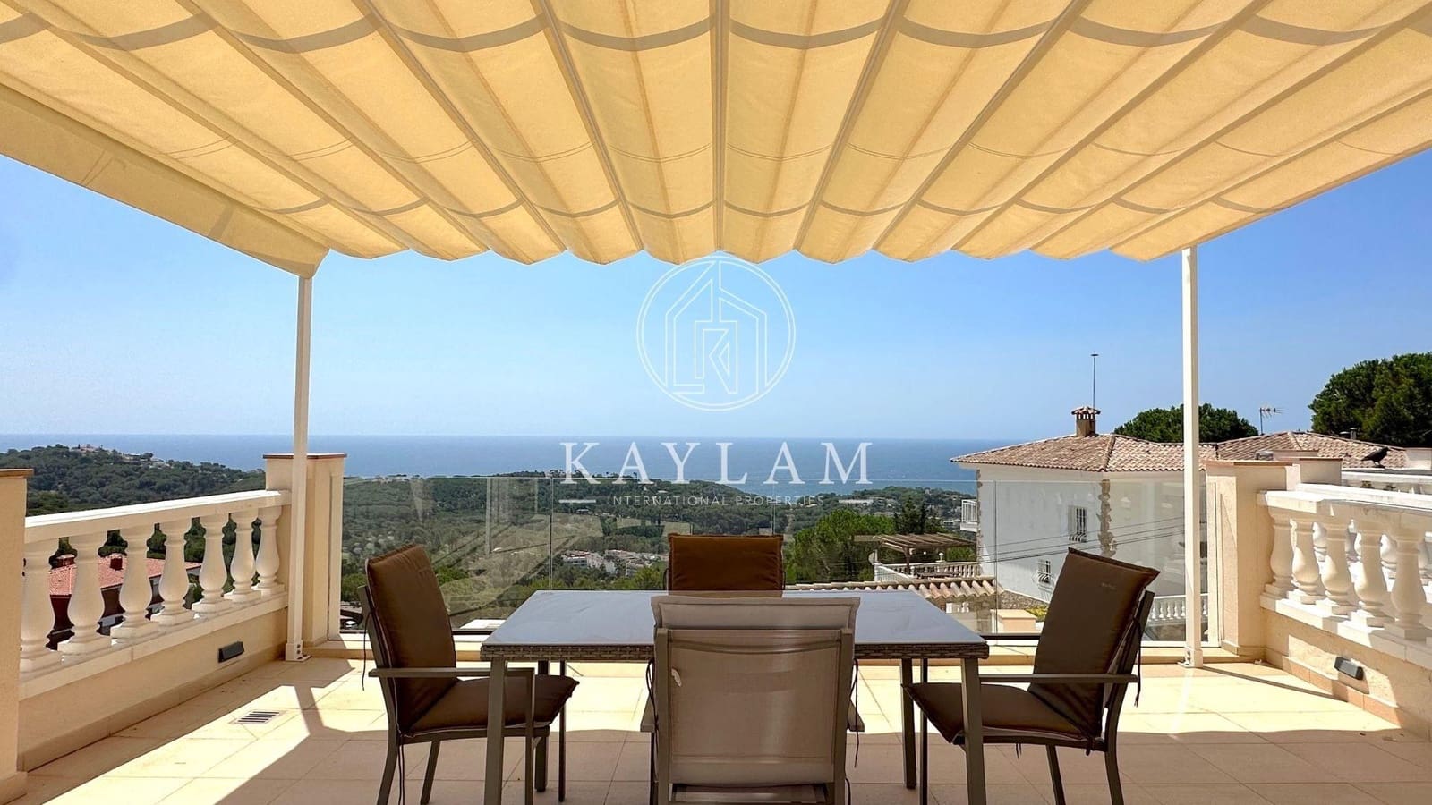 4 soveværelse Villa til salg i Lloret de Mar med swimmingpool garage - € 1.200.000 (Ref: 7695698)