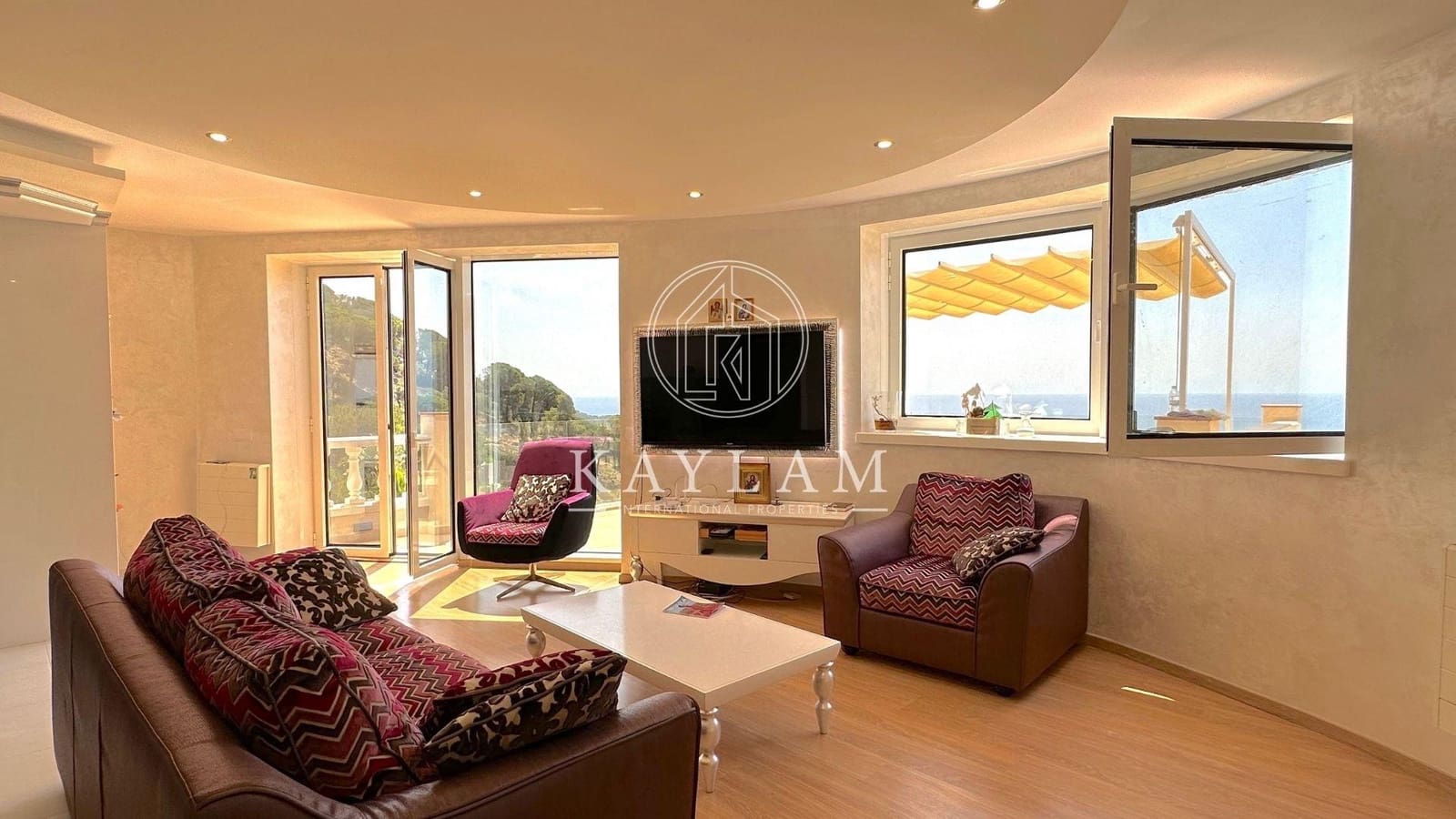 4 soveværelse Villa til salg i Lloret de Mar med swimmingpool garage - € 1.200.000 (Ref: 7695698)