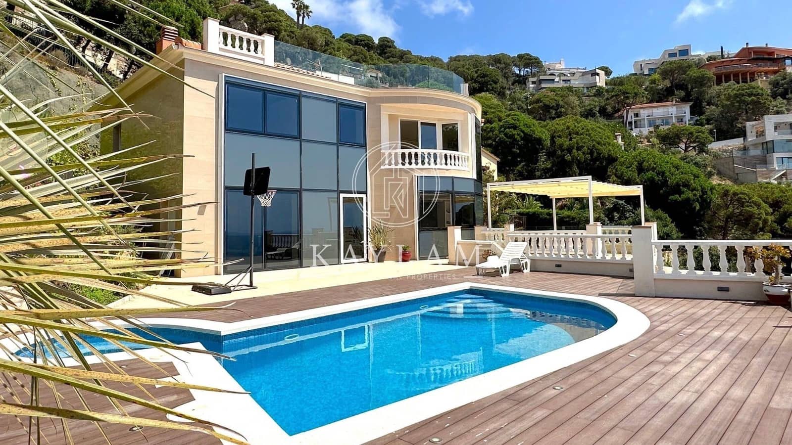 4 soveværelse Villa til salg i Lloret de Mar med swimmingpool garage - € 1.200.000 (Ref: 7695698)