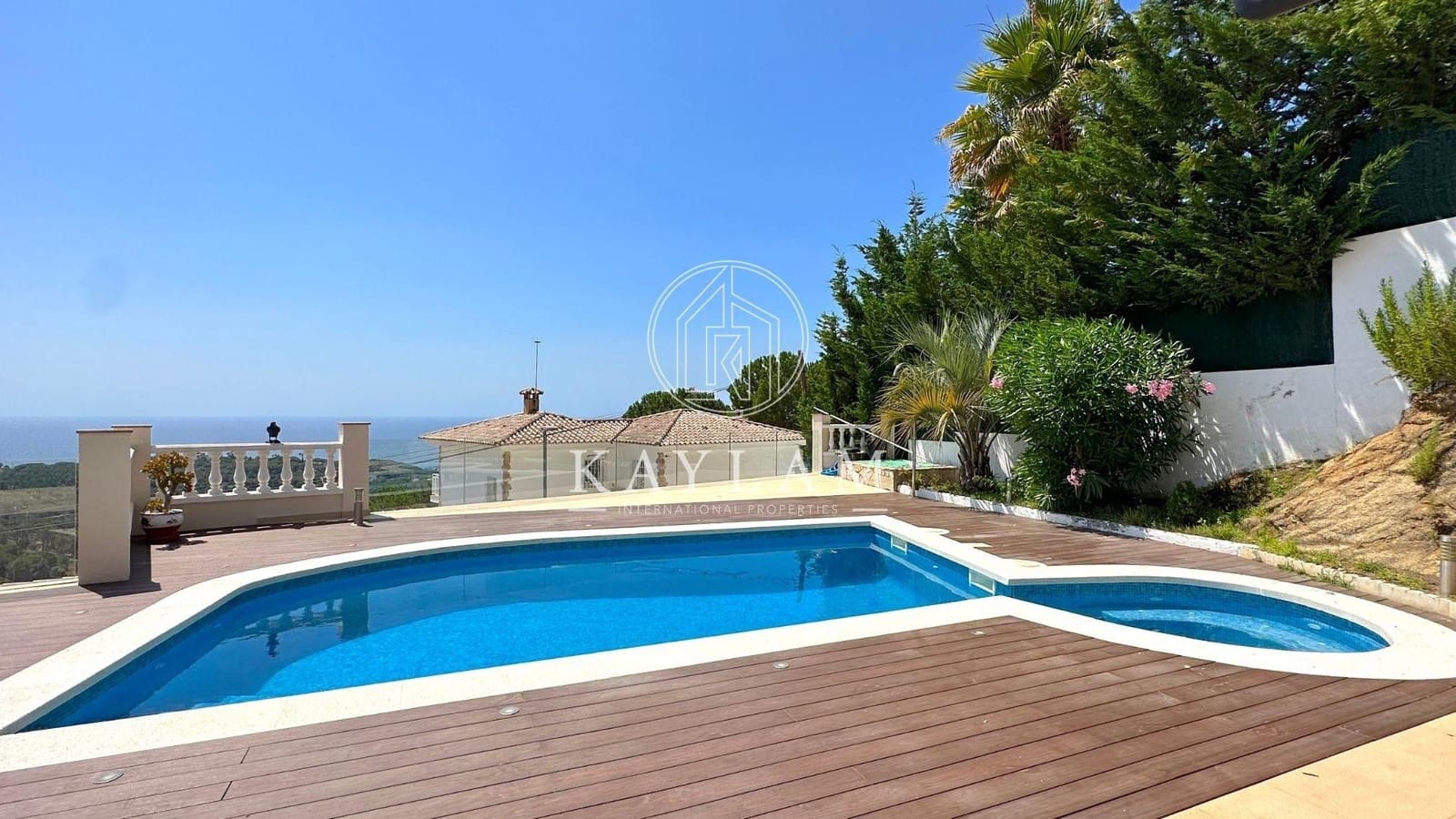 4 soveværelse Villa til salg i Lloret de Mar med swimmingpool garage - € 1.200.000 (Ref: 7695698)