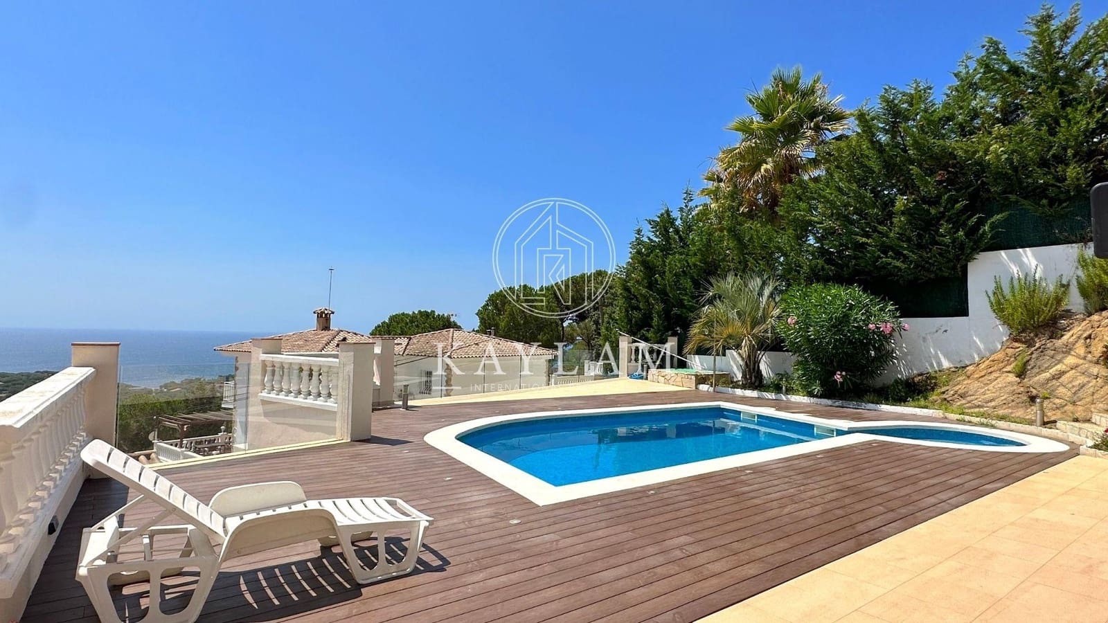 4 soveværelse Villa til salg i Lloret de Mar med swimmingpool garage - € 1.200.000 (Ref: 7695698)