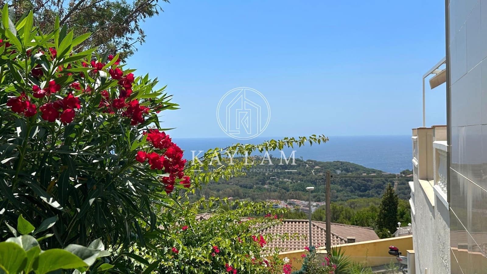4 soveværelse Villa til salg i Lloret de Mar med swimmingpool garage - € 1.200.000 (Ref: 7695698)