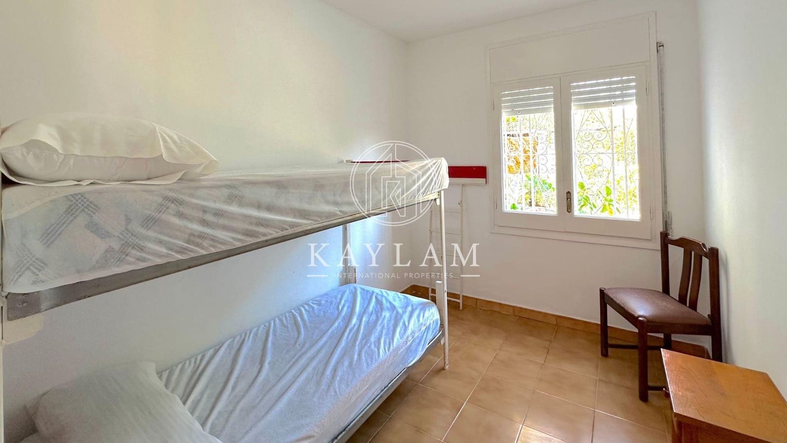 7 bedroom Villa for sale in Lloret de Mar - € 490,000 (Ref: 7744260)