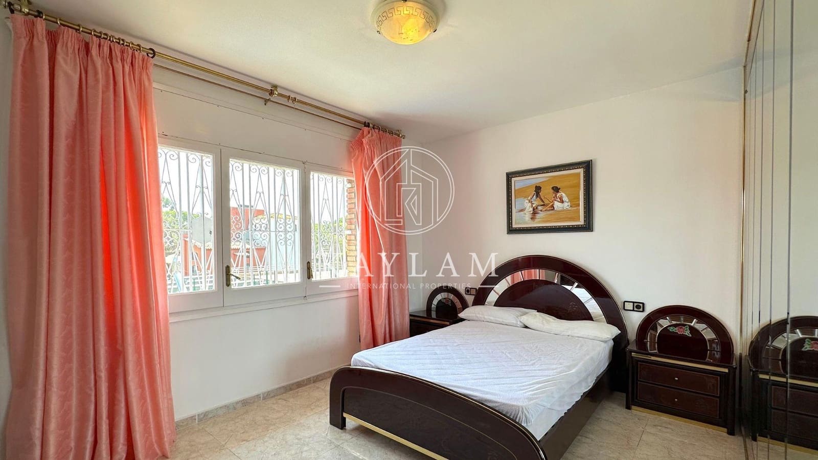 7 bedroom Villa for sale in Lloret de Mar - € 490,000 (Ref: 7744260)