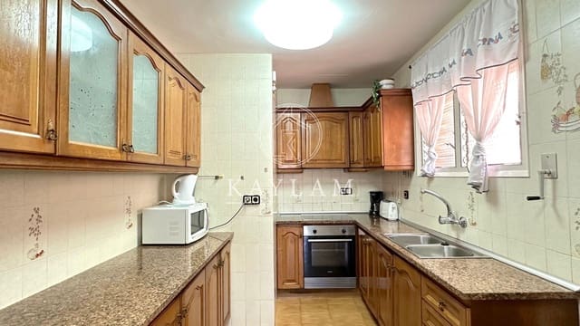 Chalet de 7 habitaciones en Lloret de Mar en venta - 490.000 € (Ref: 7744260)