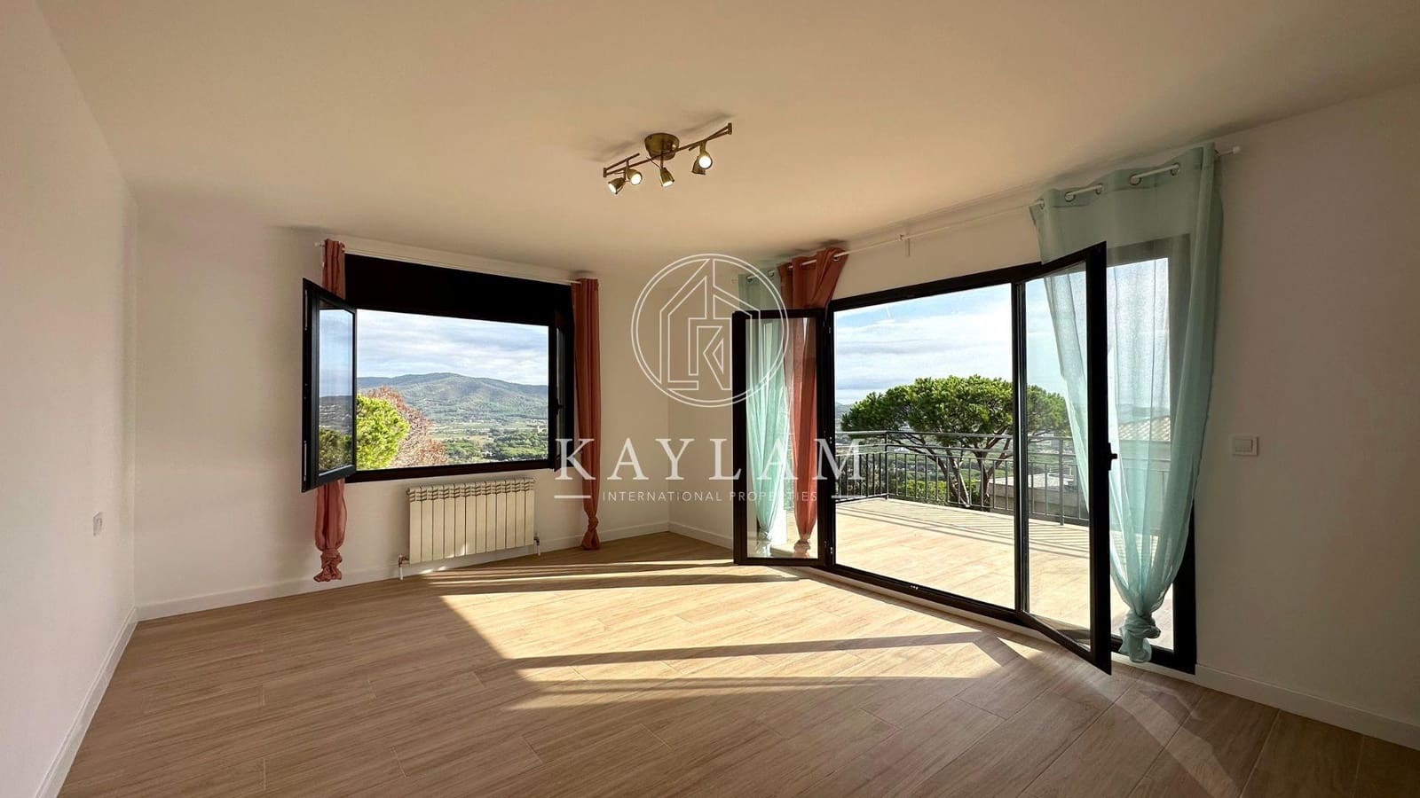 3 makuuhuone Huvila myytävänä paikassa Calonge i Sant Antoni - 465 000 € (Ref: 7796189)