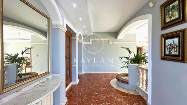 4 soveværelse Villa til salg i Roca Grossa, Lloret de Mar - € 699.000 (Ref: 7814058)