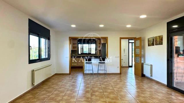 4 bedroom Villa for sale in Caldes de Malavella - € 390,000 (Ref: 7821368)