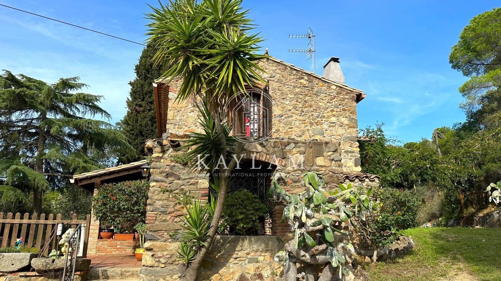 3 bedroom Finca/Country House for sale in Calonge i Sant Antoni - € 450,000 (Ref: 7821370)
