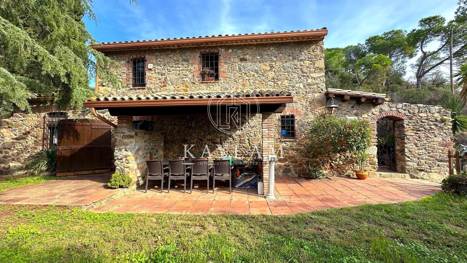 3 bedroom Finca/Country House for sale in Calonge i Sant Antoni - € 450,000 (Ref: 7821370)