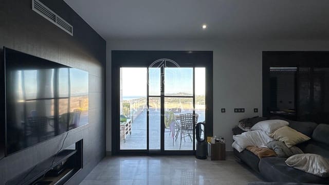 3 makuuhuone Huvila myytävänä paikassa Roca Grossa, Lloret de Mar - 750 000 € (Ref: 7821372)