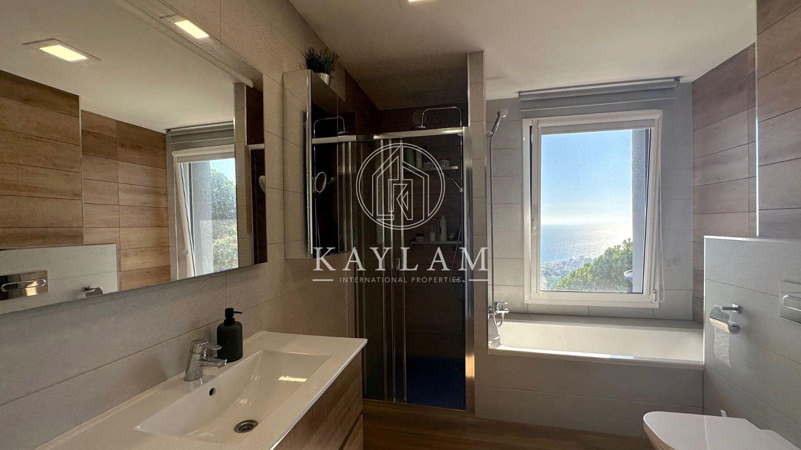 Chalet de 6 habitaciones en Lloret de Mar en venta - 1.290.000 € (Ref: 7841663)