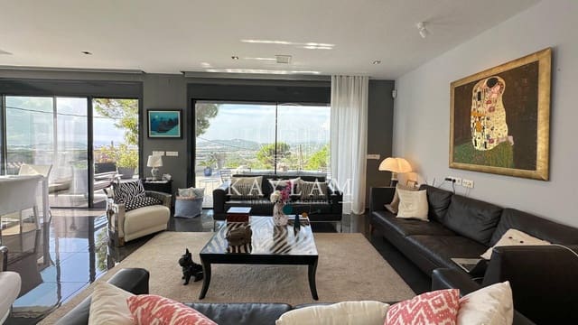 4 slaapkamer Villa te koop in Roca Grossa, Lloret de Mar - € 1.250.000 (Ref: 7861370)