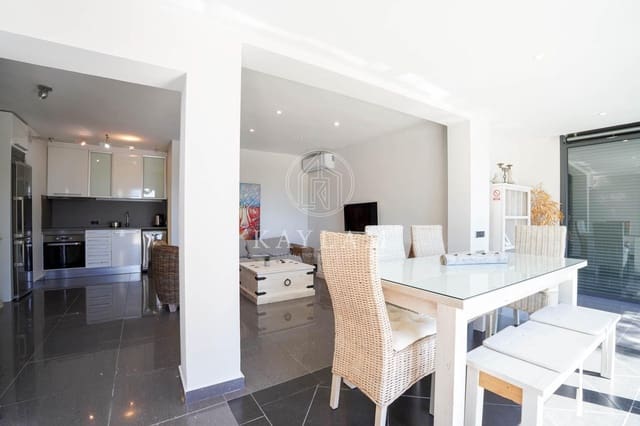 4 makuuhuone Huvila myytävänä paikassa Serra Brava, Lloret de Mar mukana 
autotalli - 550 000 € (Ref: 7941659)