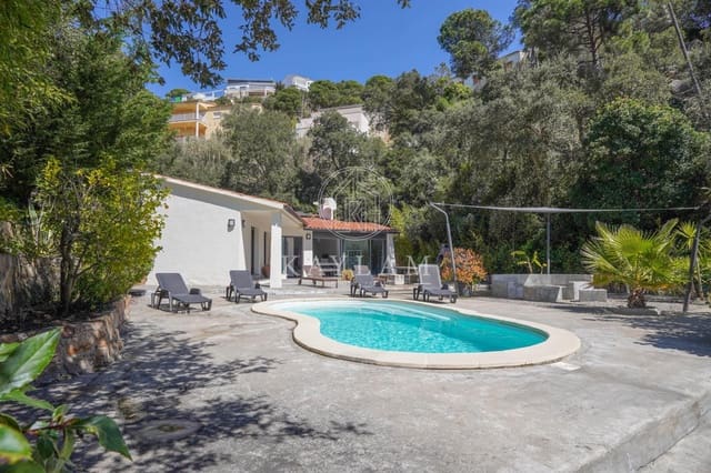 4 makuuhuone Huvila myytävänä paikassa Serra Brava, Lloret de Mar mukana 
autotalli - 550 000 € (Ref: 7941659)
