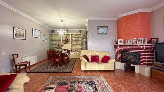 5 slaapkamer Villa te koop in Lloret de Mar - € 430.000 (Ref: 8010319)