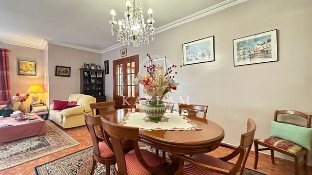 5 slaapkamer Villa te koop in Lloret de Mar - € 430.000 (Ref: 8010319)