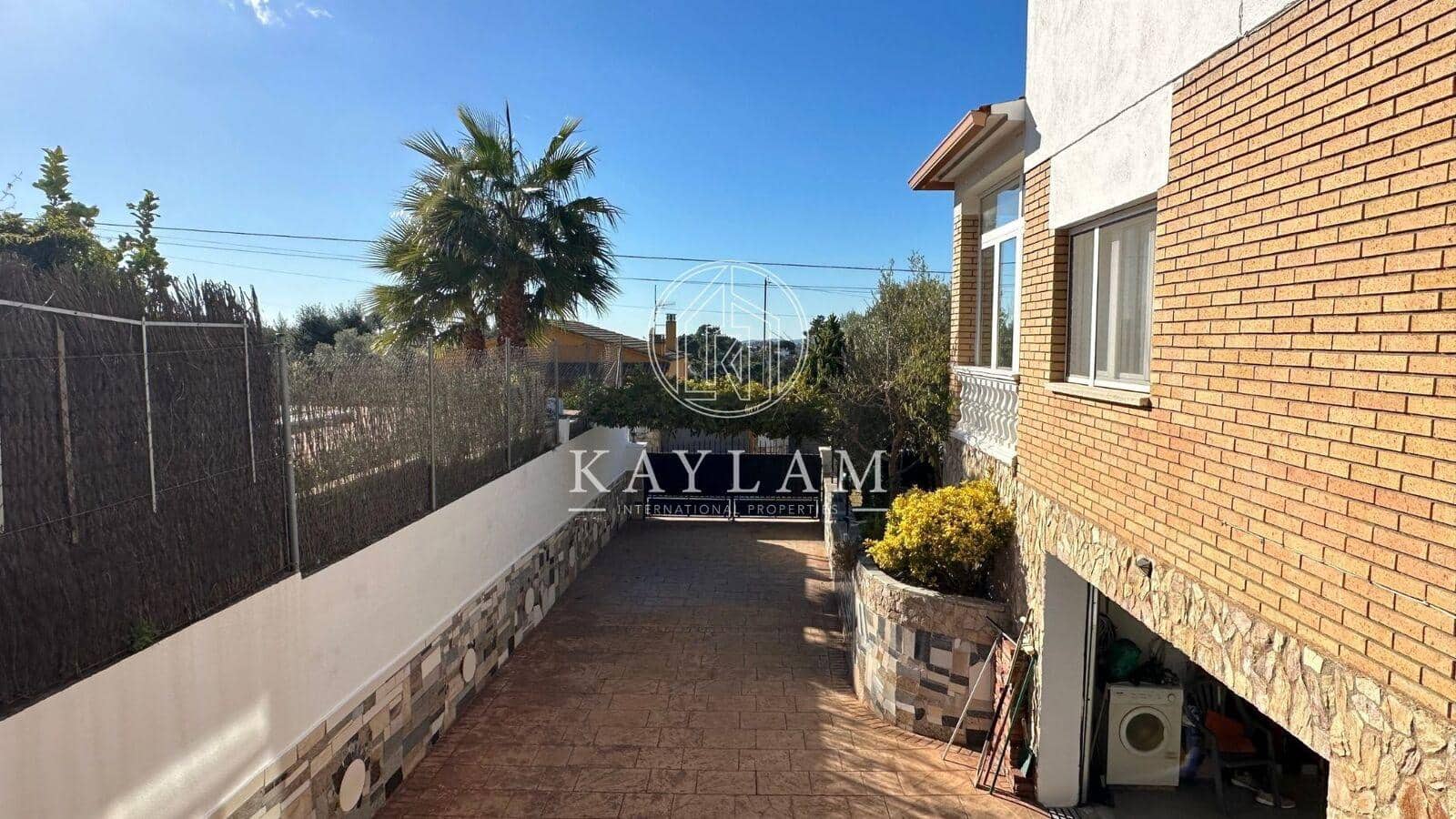 5 soveværelse Villa til salg i Lloret de Mar - € 430.000 (Ref: 8010319)