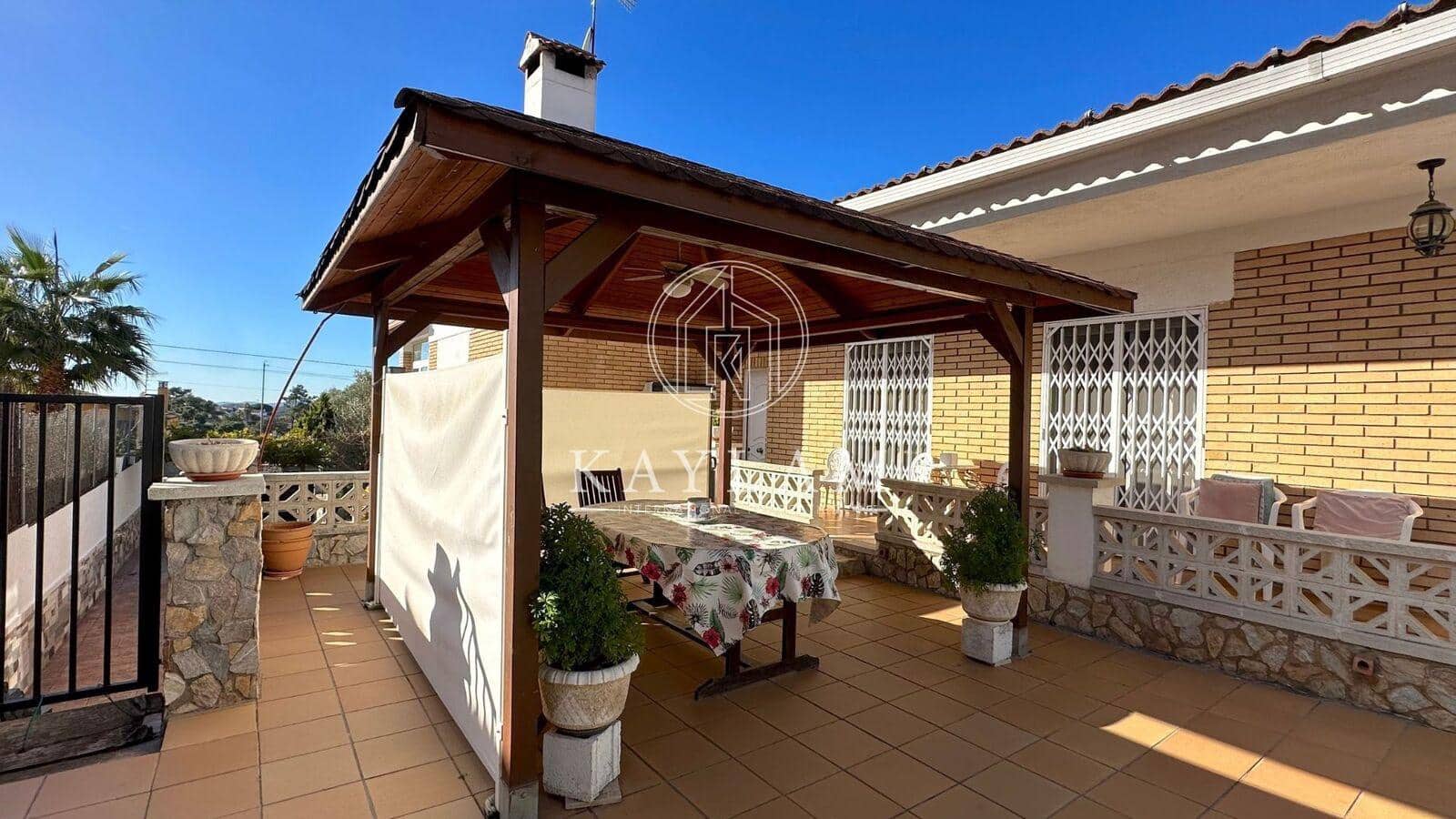 5 soveværelse Villa til salg i Lloret de Mar - € 430.000 (Ref: 8010319)