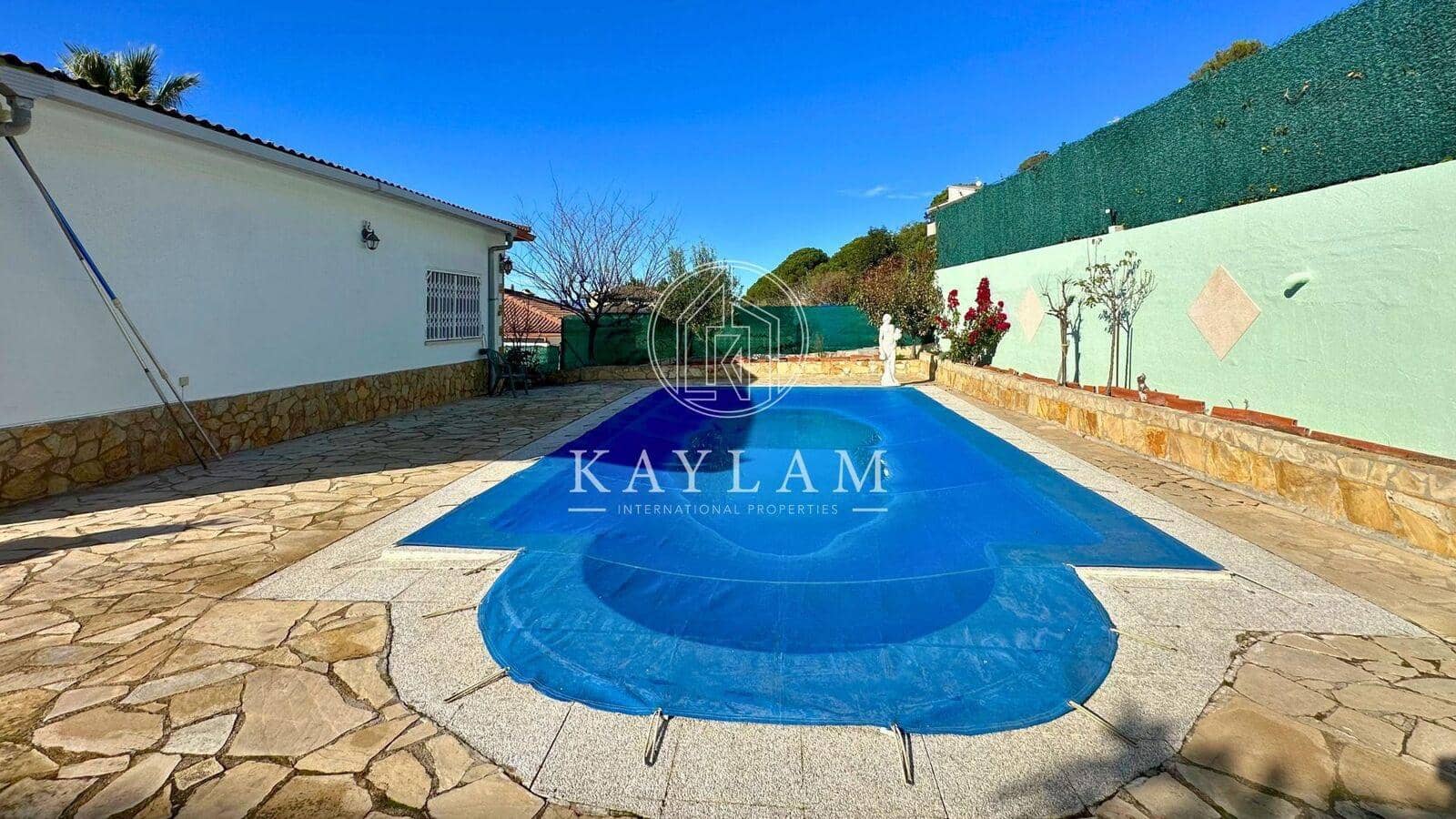 5 soveværelse Villa til salg i Lloret de Mar - € 430.000 (Ref: 8010319)