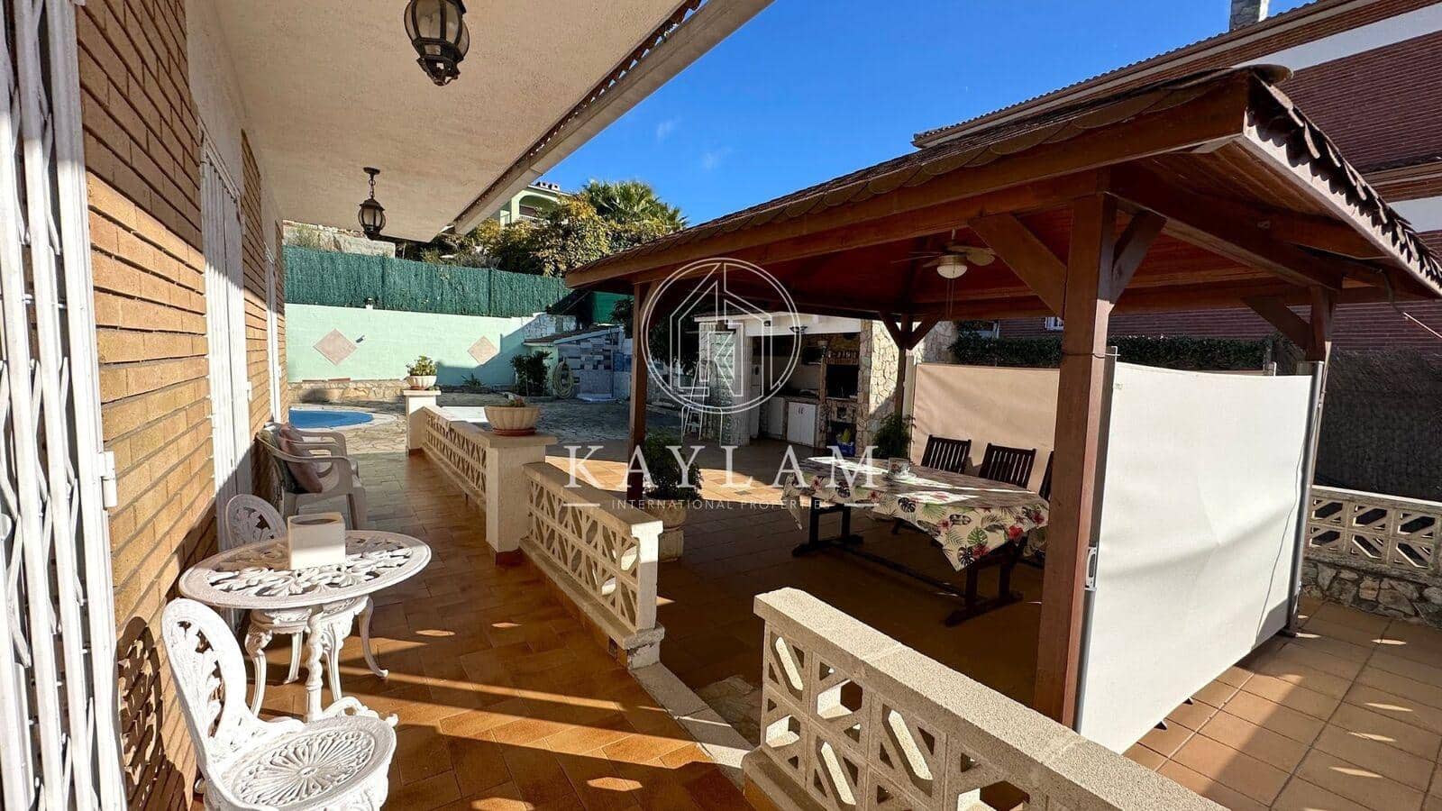 5 soveværelse Villa til salg i Lloret de Mar - € 430.000 (Ref: 8010319)