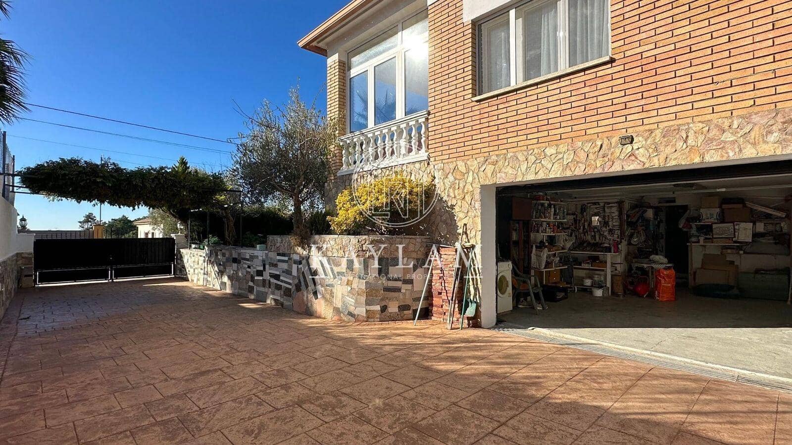 5 soveværelse Villa til salg i Lloret de Mar - € 430.000 (Ref: 8010319)