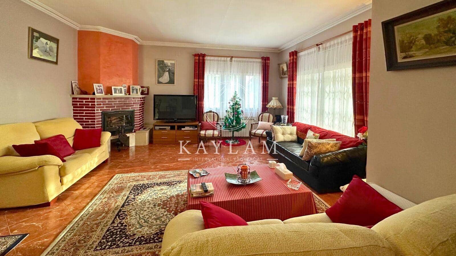 5 soveværelse Villa til salg i Lloret de Mar - € 430.000 (Ref: 8010319)