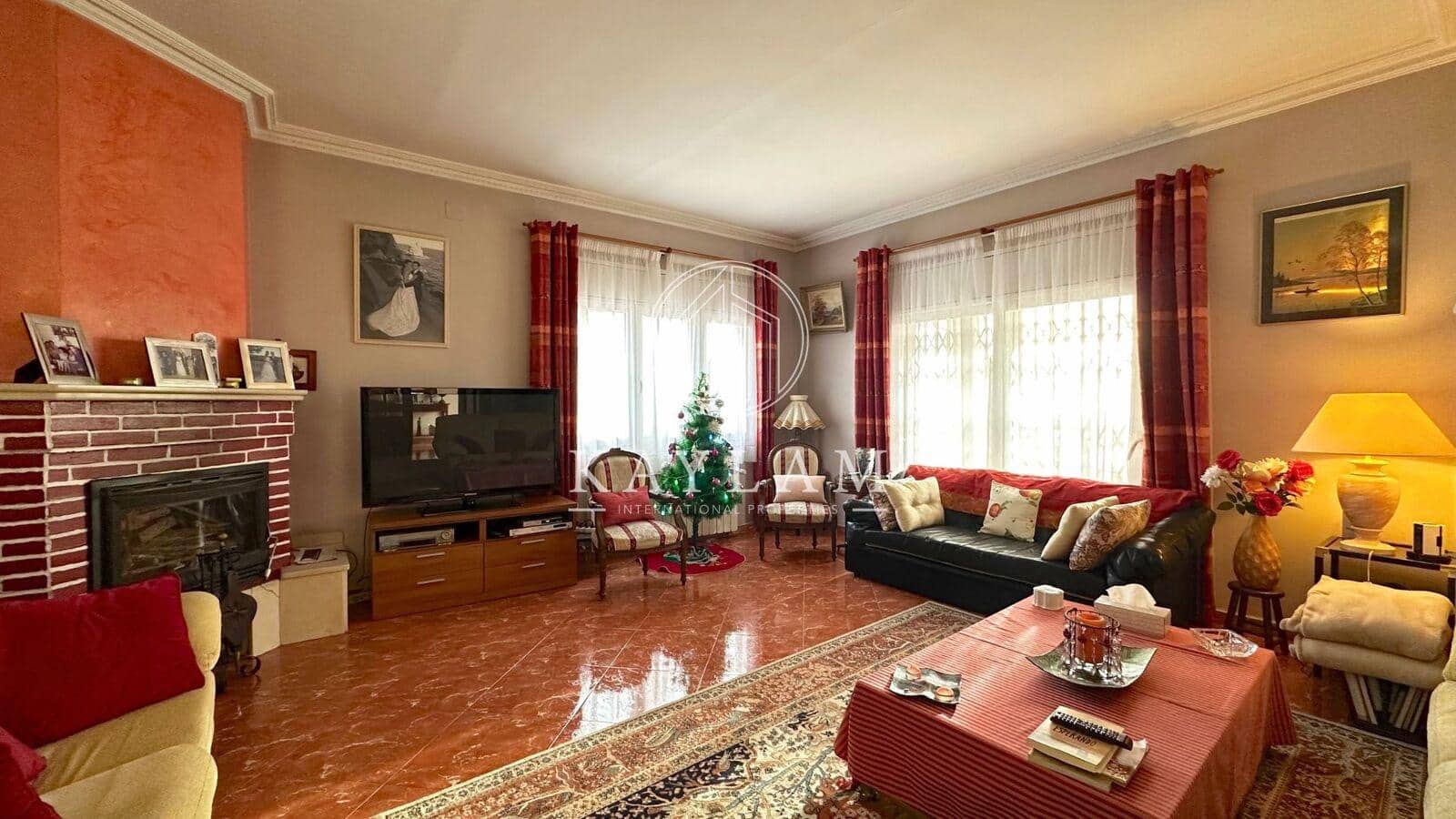 5 soveværelse Villa til salg i Lloret de Mar - € 430.000 (Ref: 8010319)