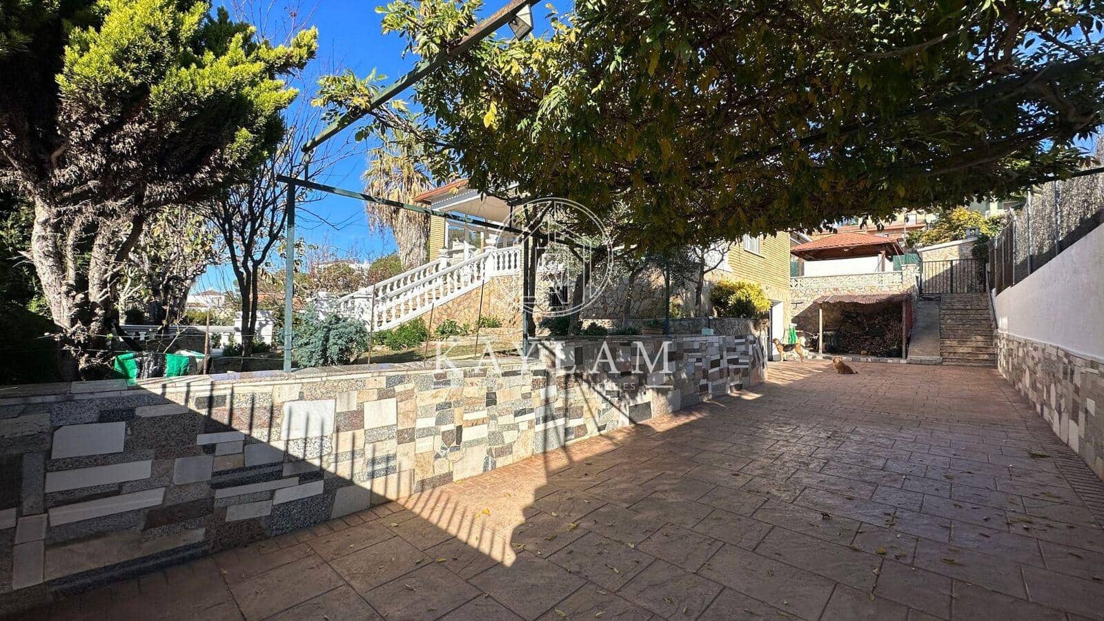 5 soveværelse Villa til salg i Lloret de Mar - € 430.000 (Ref: 8010319)