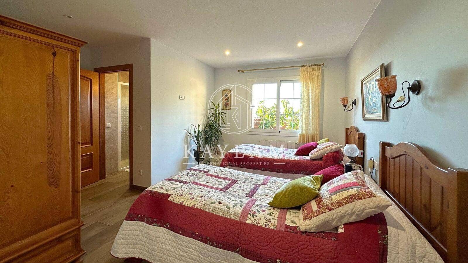 4 soverom Villa til salgs i Lloret de Mar - € 950 000 (Ref: 8014411)