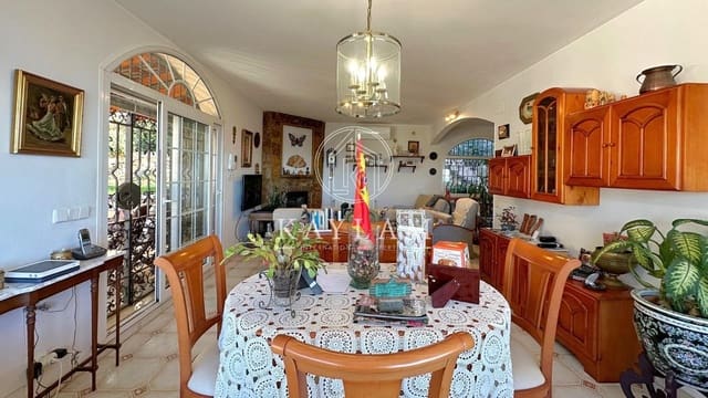 4 slaapkamer Villa te koop in Roca Grossa, Lloret de Mar - € 950.000 (Ref: 8014411)
