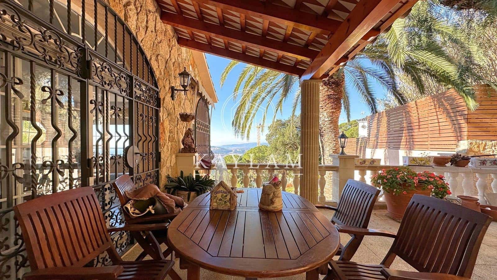 4 soverom Villa til salgs i Lloret de Mar - € 950 000 (Ref: 8014411)