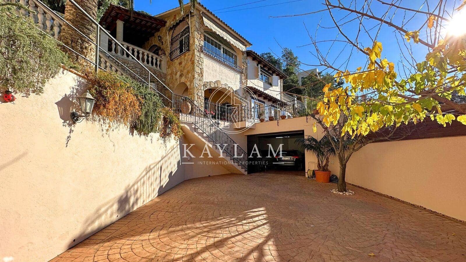 4 soverom Villa til salgs i Lloret de Mar - € 950 000 (Ref: 8014411)