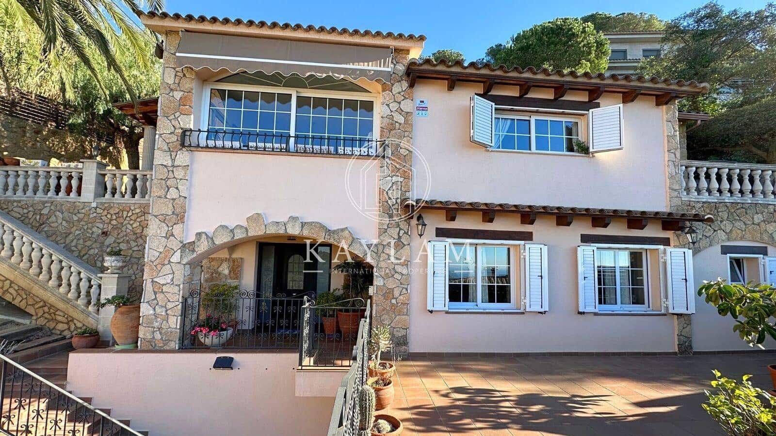 4 soverom Villa til salgs i Lloret de Mar - € 950 000 (Ref: 8014411)