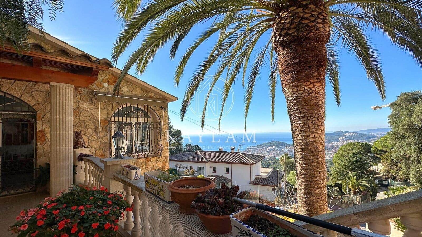 4 soverom Villa til salgs i Lloret de Mar - € 950 000 (Ref: 8014411)