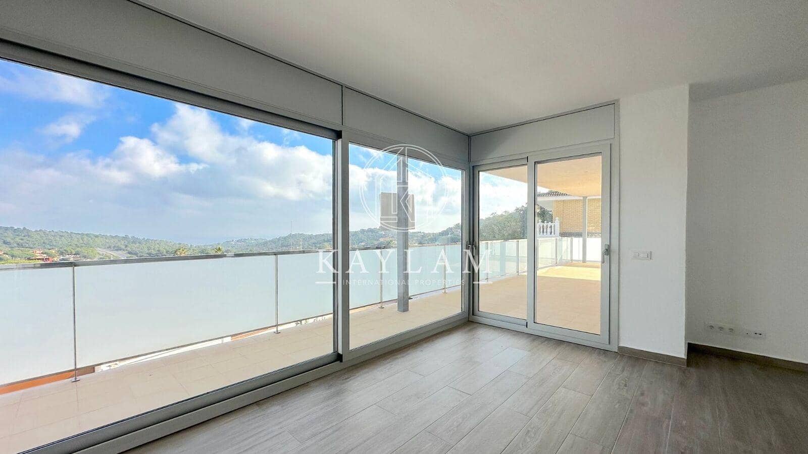 5 bedroom Villa for sale in Calonge i Sant Antoni - € 900,000 (Ref: 8035205)