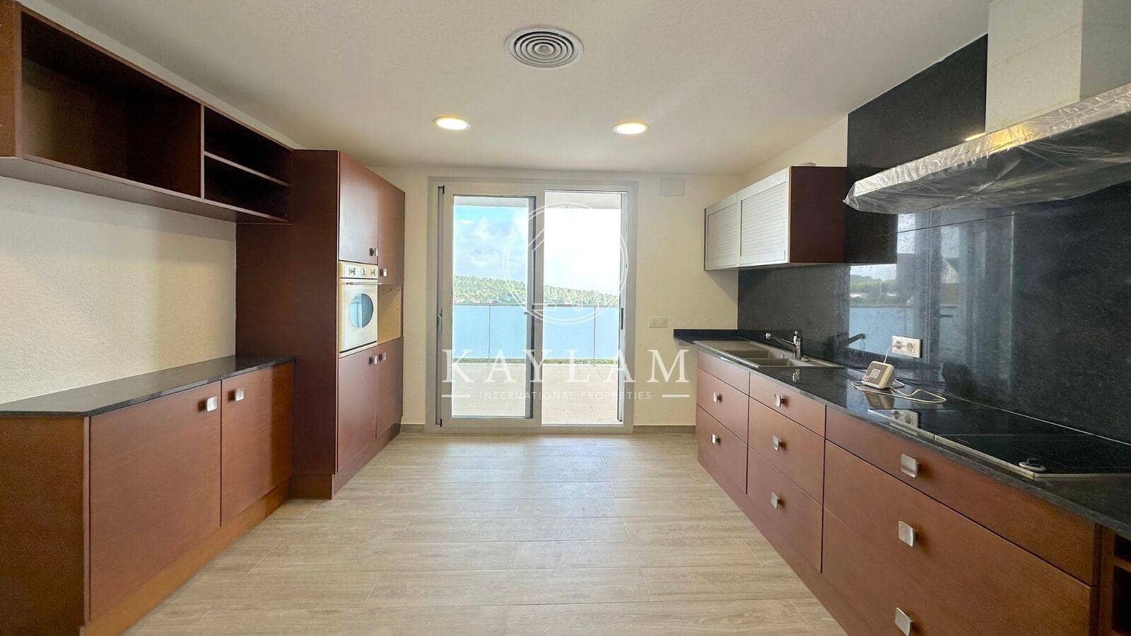 5 bedroom Villa for sale in Calonge i Sant Antoni - € 900,000 (Ref: 8035205)