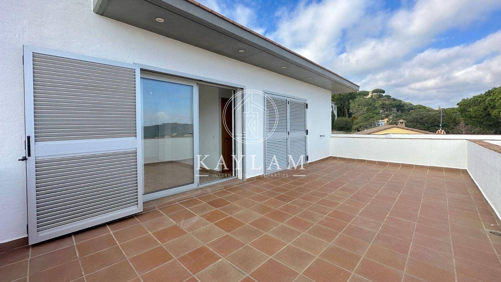 5 bedroom Villa for sale in Calonge i Sant Antoni - € 900,000 (Ref: 8035205)