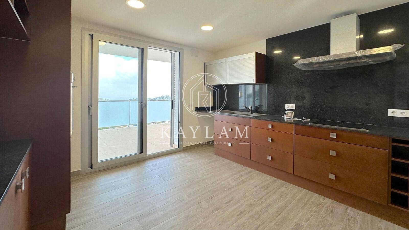 5 bedroom Villa for sale in Calonge i Sant Antoni - € 900,000 (Ref: 8035205)