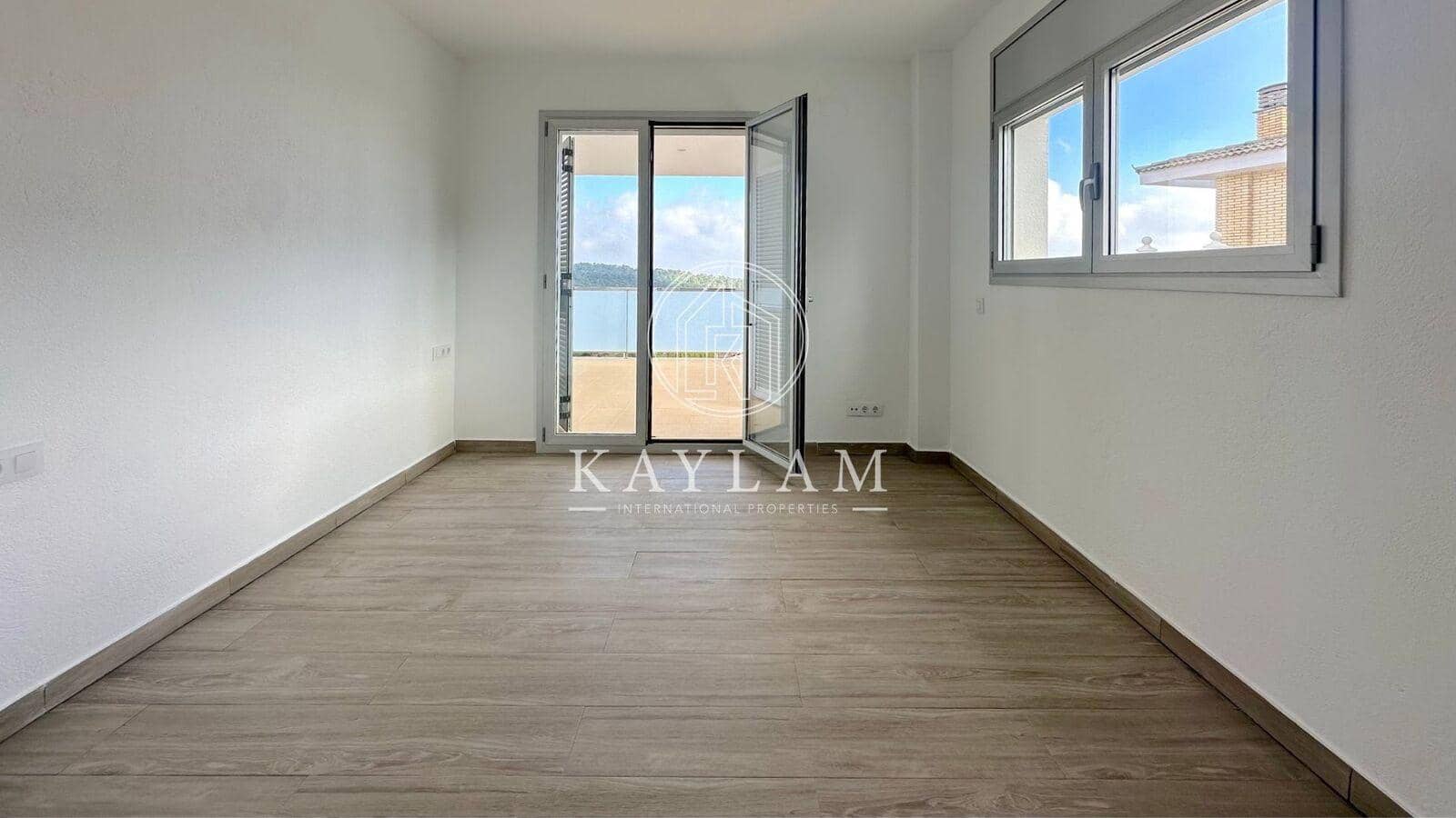 5 bedroom Villa for sale in Calonge i Sant Antoni - € 900,000 (Ref: 8035205)